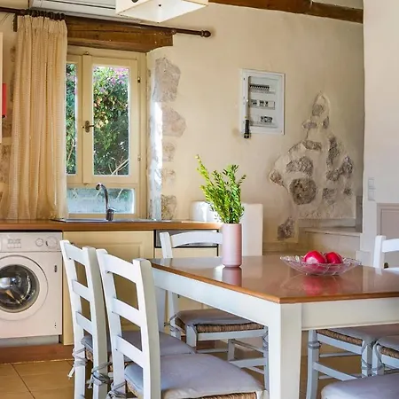 Tselentata Sleeps 4 Pool Air Con Wifi Villa